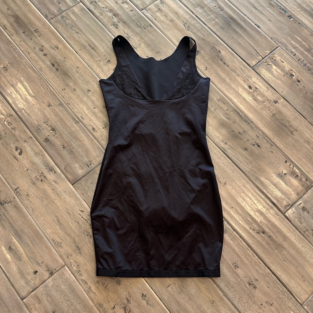 Maidenform Black Lace-Trimmed Chemise